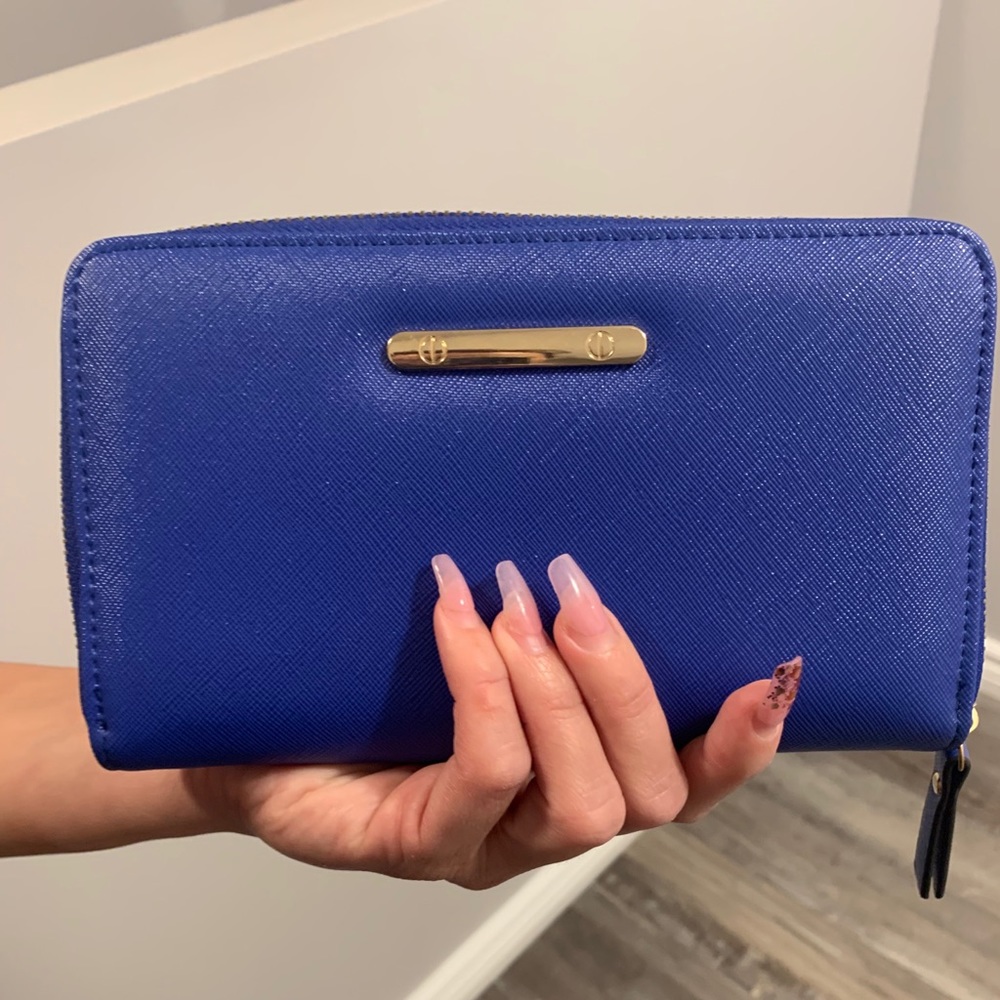 Cute Wallet 💙 - Picture 2 of 3